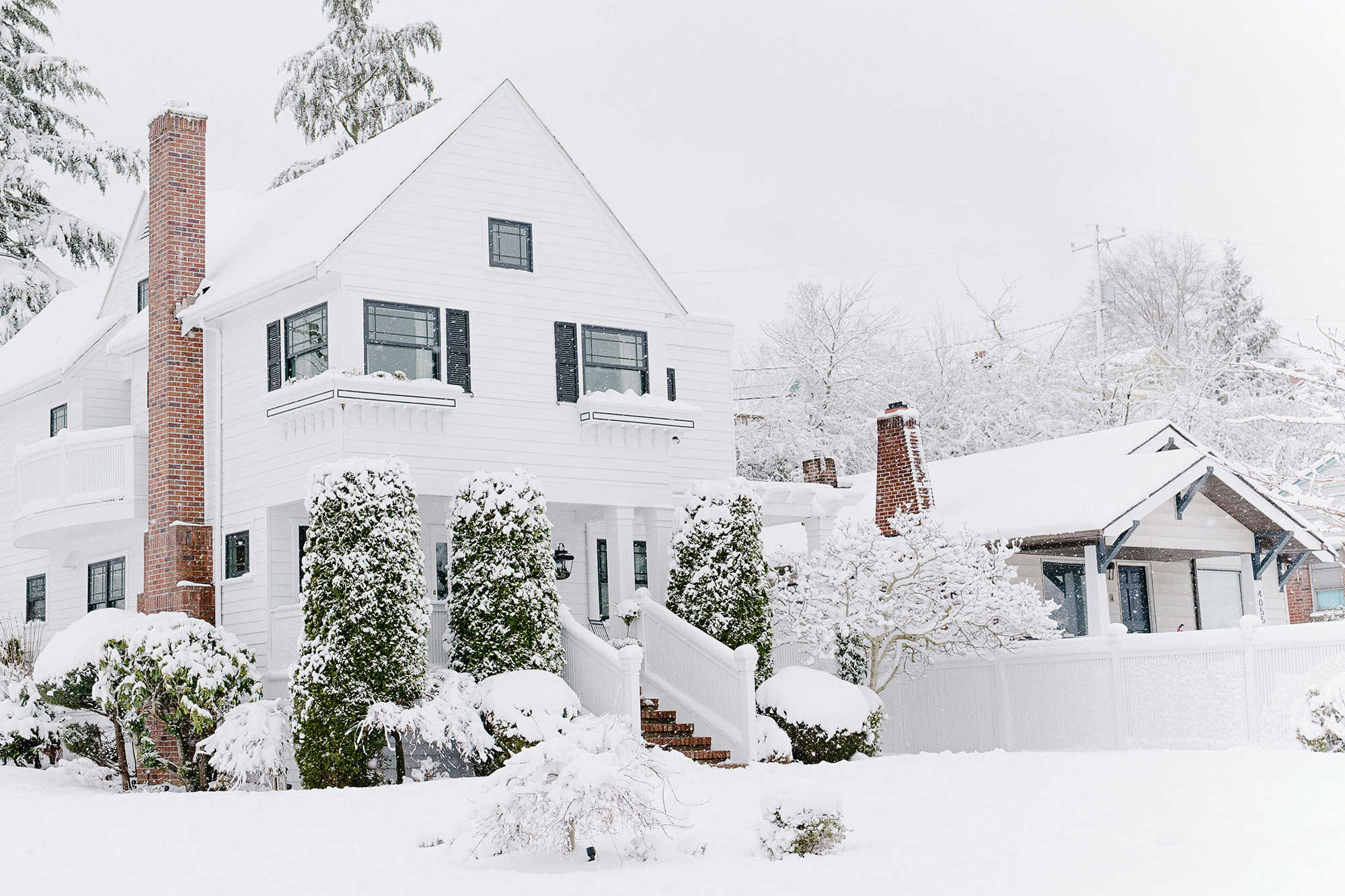 Tips for Repairing Common Winter Roofing Issues Effectively